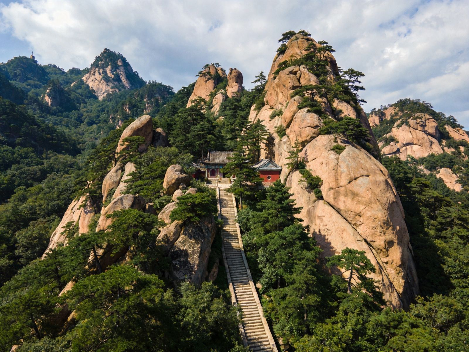 千山 · 玉佛名山