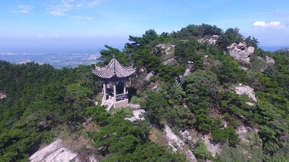 双峰山亭台